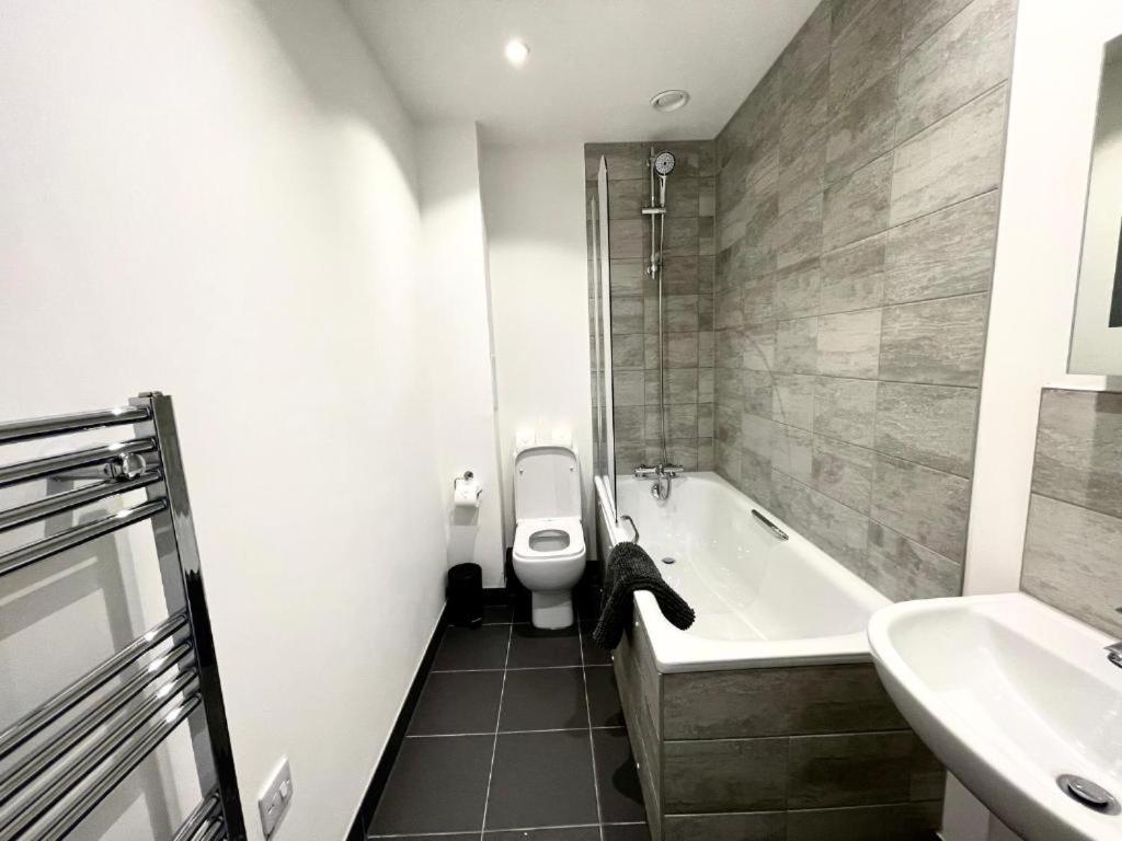 Bayard Plaza Penthouse Apartments Peterborough Exteriér fotografie