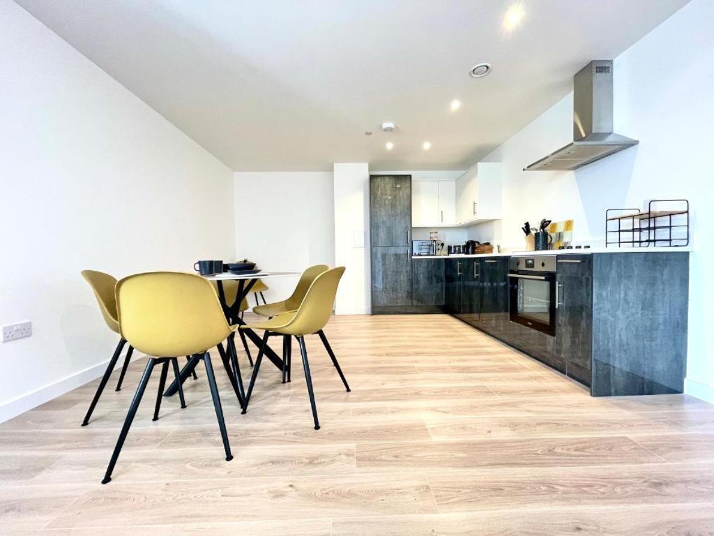 Bayard Plaza Penthouse Apartments Peterborough Exteriér fotografie