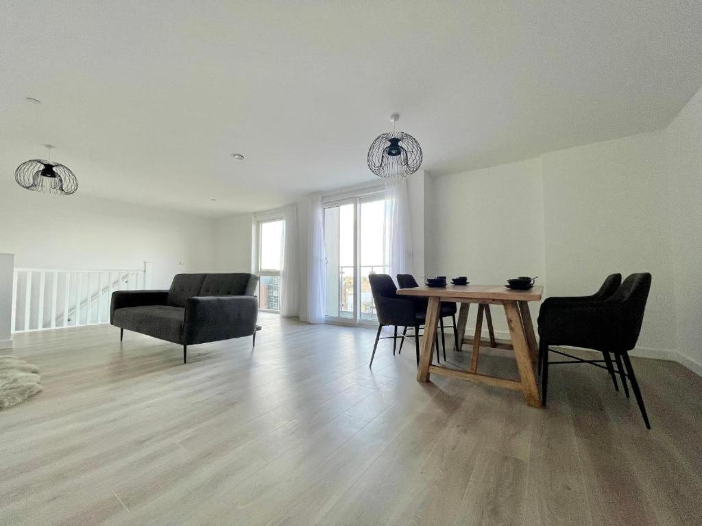 Bayard Plaza Penthouse Apartments Peterborough Exteriér fotografie