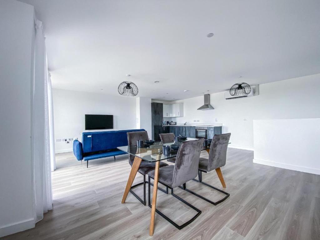 Bayard Plaza Penthouse Apartments Peterborough Exteriér fotografie
